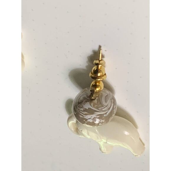 vintage elephant and swirl bead drop earring - Picture 3 of 4